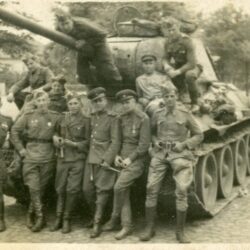 Skupina československých tankistů po osvobození